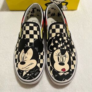 ✦ Disney x Vans Classic Slip On Shoe, Mickey & Minnie ✦